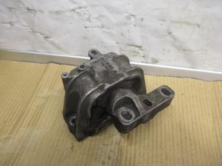 подушка крепления двигателя Volkswagen Touran 1 поколение [рестайлинг] 2007, 1.9 л., TDi, BXE, дизель, МКПП, черный, минивэн, передний привод, 1K0199262AS