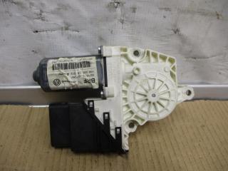 моторчик стеклоподъемника задний левый Volkswagen Touran 1 поколение [рестайлинг] 2007, 1.9 л., TDi, BXE, дизель, МКПП, черный, минивэн, передний привод, 1K0959795E, 1K0959703J