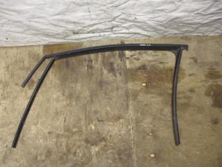 направляющая стекла Volkswagen Touran 1 поколение [рестайлинг] 2007, 1.9 л., TDi, BXE, дизель, МКПП, черный, минивэн, передний привод, 1T0837431D