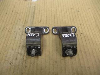 петля крышки багажника Volkswagen Touran 1 поколение [рестайлинг] 2007, 1.9 л., TDi, BXE, дизель, МКПП, черный, минивэн, передний привод, 1J9827301