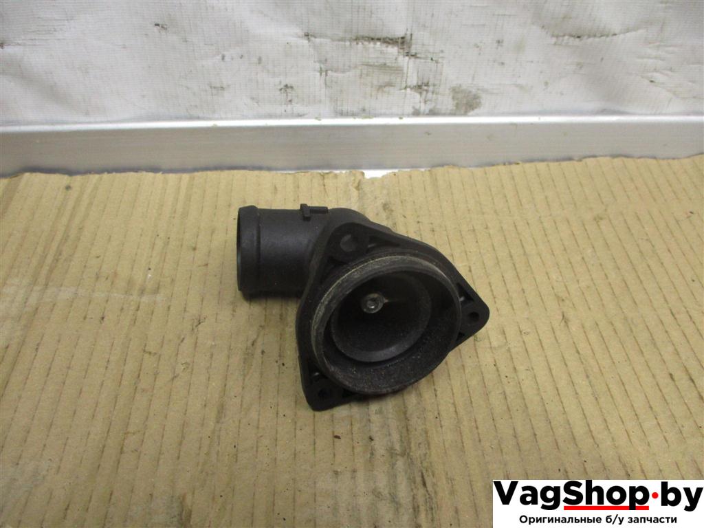 корпус термостата Volkswagen Touareg 2 поколение 2013, 3.6 л., FSI, бензин, АКПП, внедорожник 5 дв., 03H121121D - фото №1