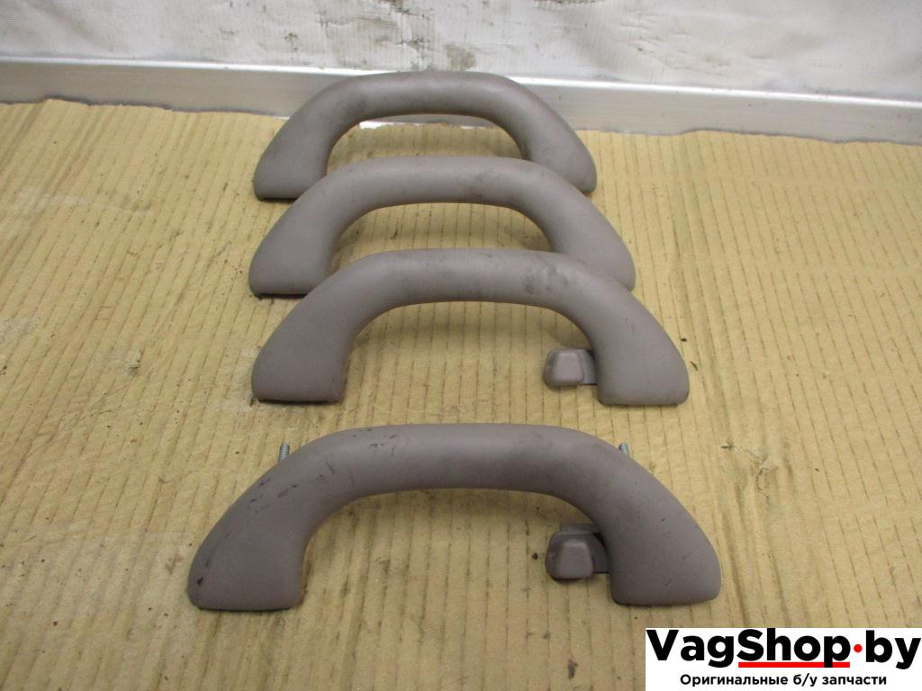 ручка внутренняя потолочная Volkswagen Passat B6 2006, 2.0 л., TDi, BKP, дизель, МКПП, черный, универсал, передний привод - фото №1