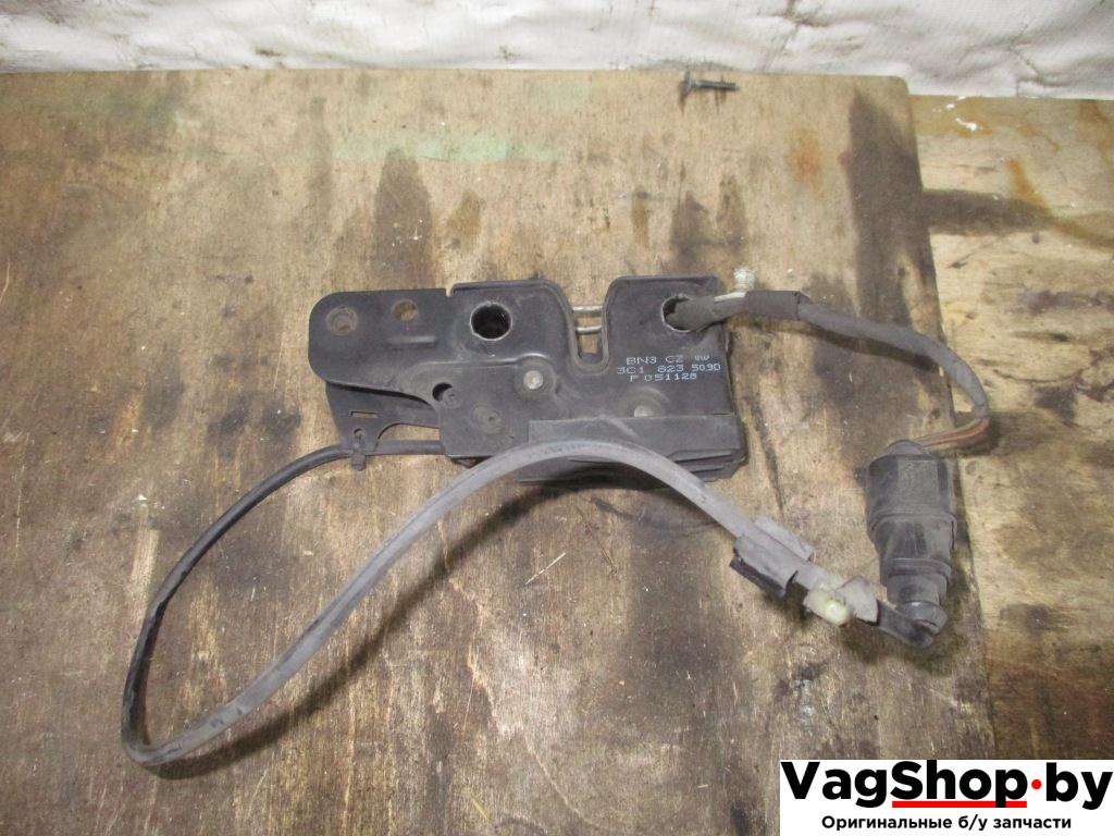 замок капота Volkswagen Passat B6 2006, 2.0 л., TDi, BKP, дизель, МКПП, черный, универсал, передний привод, 3C1823509D - фото №1