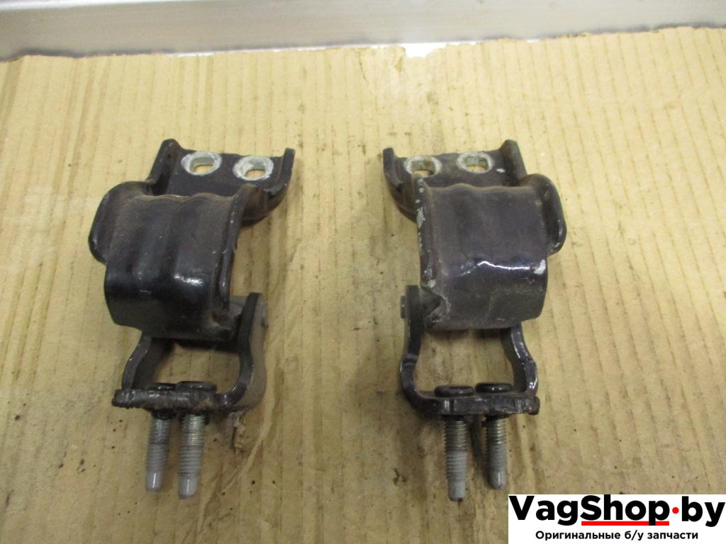 петля крышки багажника Volkswagen Passat B6 2006, 2.0 л., TDi, BKP, дизель, МКПП, черный, универсал, передний привод, 3C9827301B, 3C9827302B - фото №1