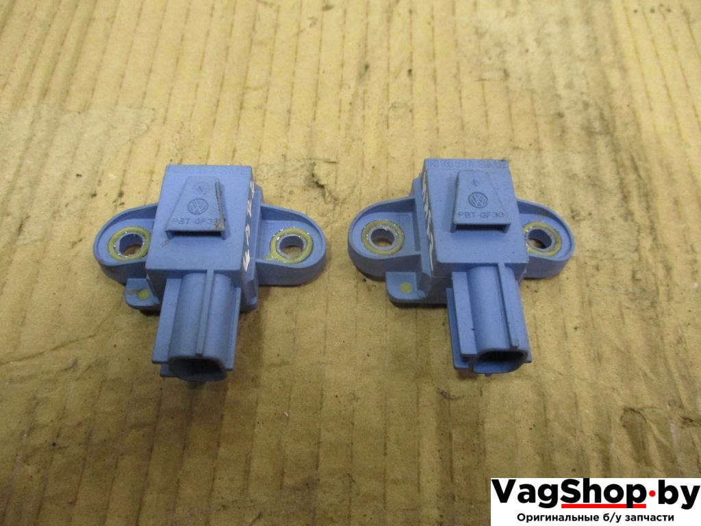 датчик удара Volkswagen Passat B6 2006, 2.0 л., TDi, BKP, дизель, МКПП, черный, универсал, передний привод, 1K0955557A - фото №1