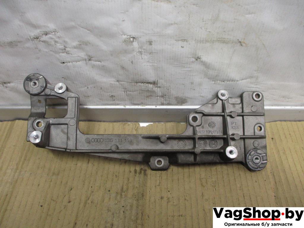 кронштейн (крепление) Volkswagen Passat B6 2006, 2.0 л., TDi, BKP, дизель, МКПП, черный, универсал, передний привод, 03G131159 - фото №1