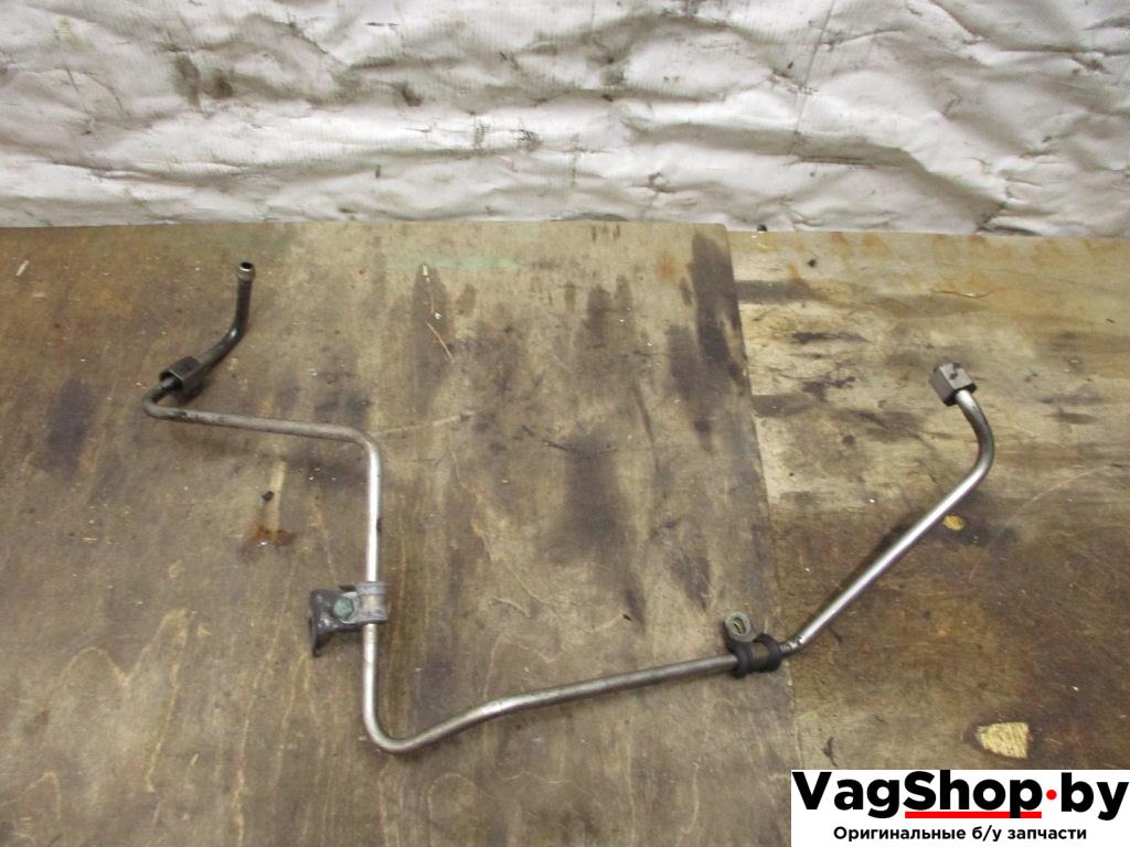 масляная трубка турбины Volkswagen Passat B6 2006, 2.0 л., TDi, BKP, дизель, МКПП, черный, универсал, передний привод, 038145711AG - фото №1