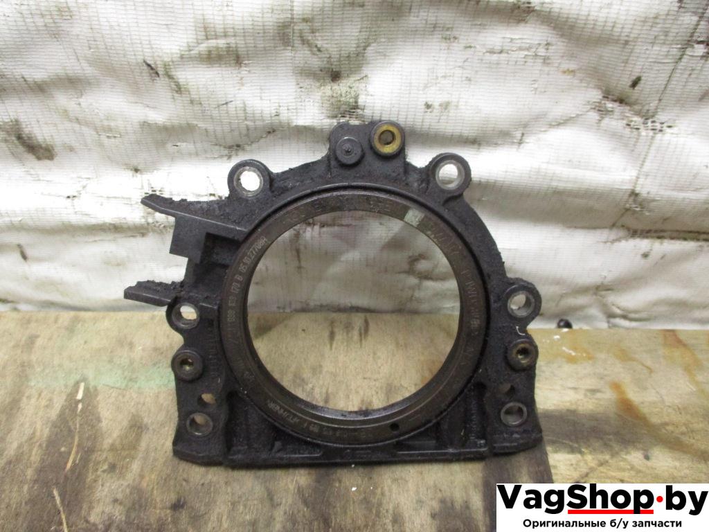 крышка двигателя задняя Volkswagen Passat B6 2006, 2.0 л., TDi, BKP, дизель, МКПП, черный, универсал, передний привод, 038103173A - фото №1