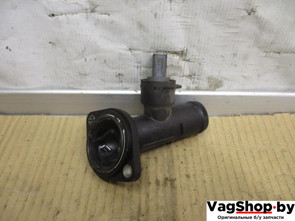 корпус термостата Volkswagen Passat B6 2006, 2.0 л., TDi, BKP, дизель, МКПП, черный, универсал, передний привод, 03L121121A - фото №1