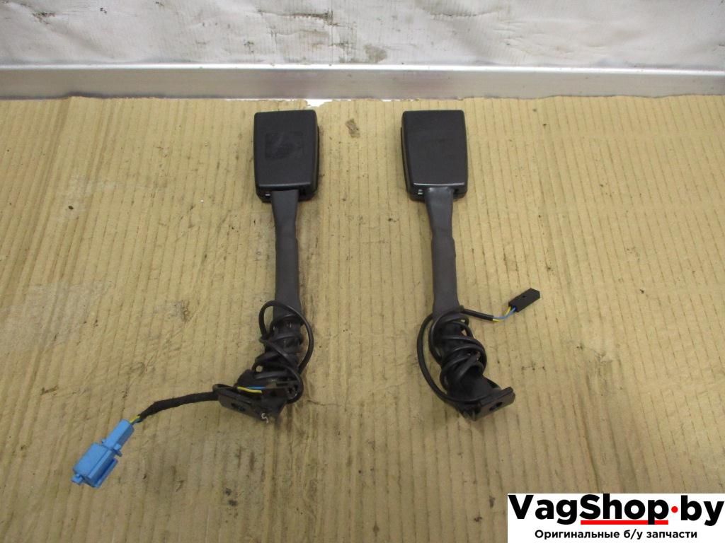 замок ремня безопасности Volkswagen Passat B7 2012, 2.0 л., TDi, CFF, дизель, МКПП, черный, седан, передний привод, 1K8857755D, 1K8857756C - фото №1