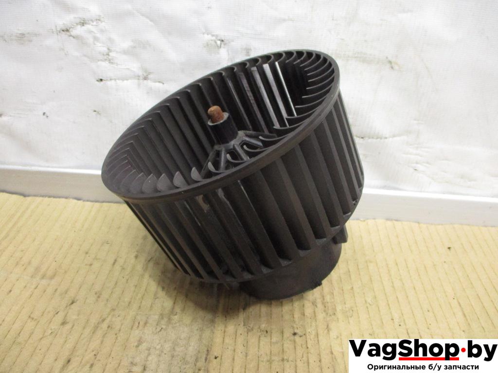 моторчик печки Volkswagen Passat B7 2012, 2.0 л., TDi, CFF, дизель, МКПП, черный, седан, передний привод - фото №1