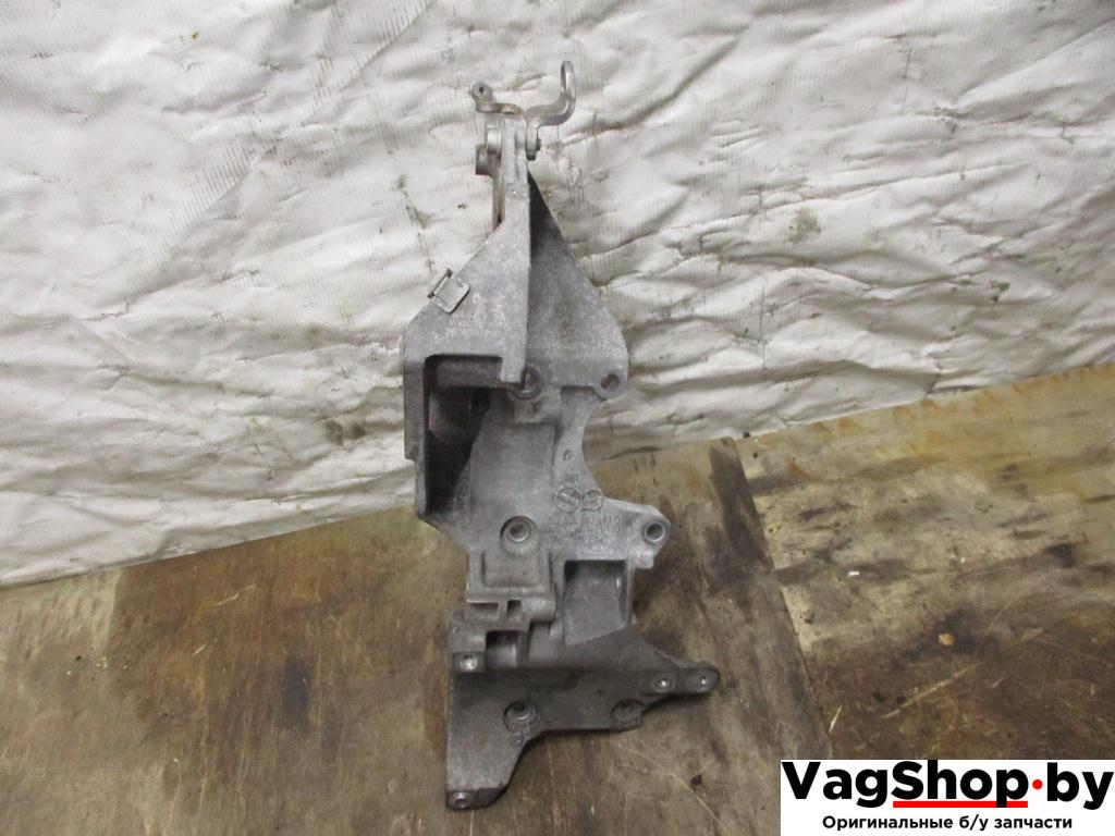 кронштейн двигателя Volkswagen Passat B7 2012, 2.0 л., TDi, CFF, дизель, МКПП, черный, седан, передний привод, 03L903143Q - фото №1