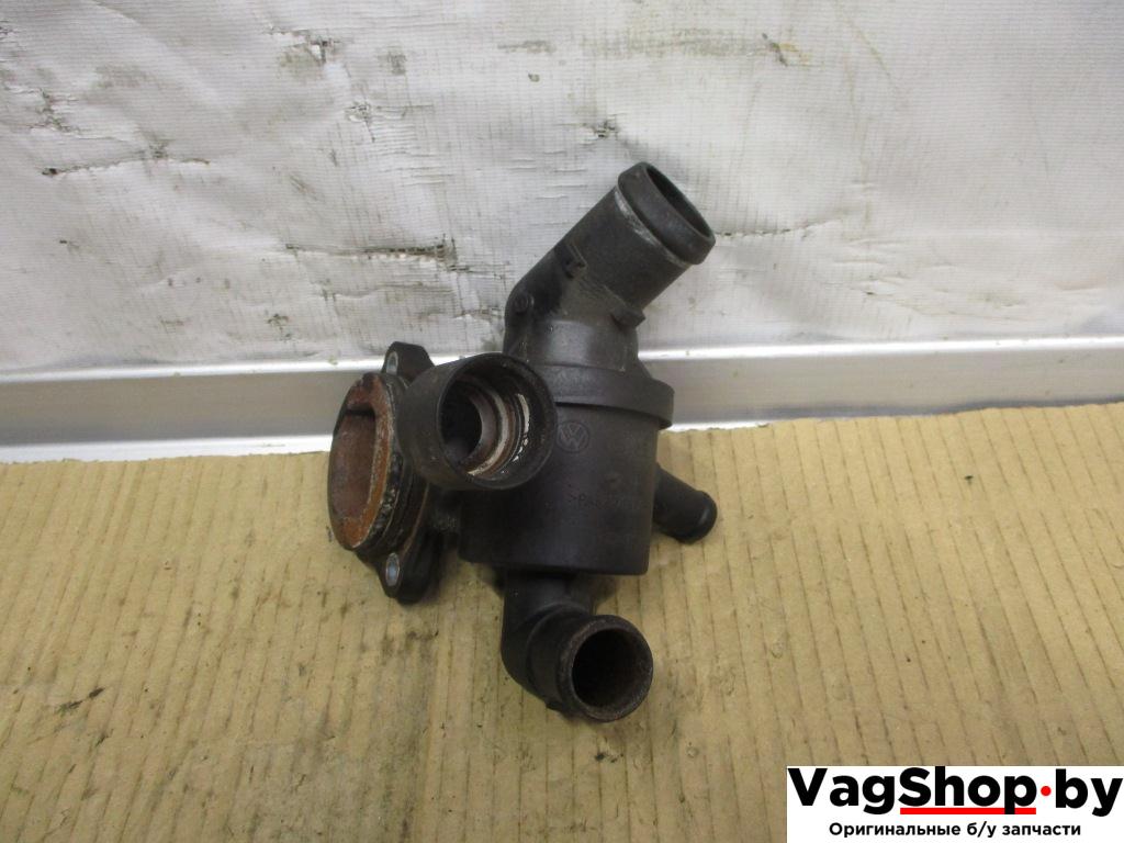 термостат Volkswagen Passat B7 2012, 2.0 л., TDi, CFF, дизель, МКПП, черный, седан, передний привод, 03L121111AE - фото №1