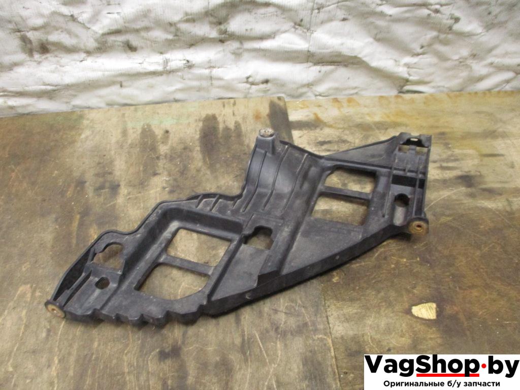 крепление фары левой Volkswagen Golf 6 поколение 2010, 1.6 л., TDi, CAY, дизель, МКПП, красный, хетчбэк 5 дв., передний привод, 5K0807227A - фото №1