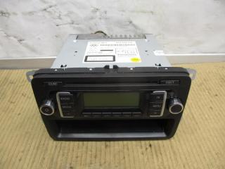 магнитола Volkswagen Golf 6 поколение 2010, 1.6 л., TDi, CAY, дизель, МКПП, красный, хетчбэк 5 дв., передний привод, 5K0035156