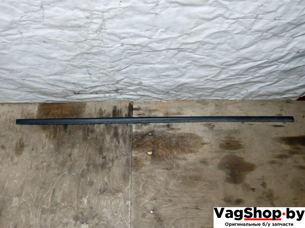 молдинг (накладка кузовная) Volkswagen Golf Plus 1 поколение 2007, 1.6 л., i, бензин, МКПП, хетчбэк 5 дв., 1T0854392B - фото №1