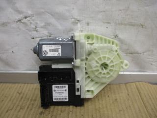 моторчик стеклоподъемника передний правый Volkswagen Golf 6 поколение 2010, 1.6 л., TDi, CAY, дизель, МКПП, красный, хетчбэк 5 дв., передний привод, 5K0959793, 5K0959701D