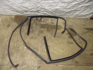 направляющая стекла Volkswagen Golf 6 поколение 2010, 1.6 л., TDi, CAY, дизель, МКПП, красный, хетчбэк 5 дв., передний привод, 5K6839431E, 5K6839432E