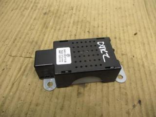 усилитель антенны Volkswagen Golf 6 поколение 2010, 1.6 л., TDi, CAY, дизель, МКПП, красный, хетчбэк 5 дв., передний привод, 5M0035570B