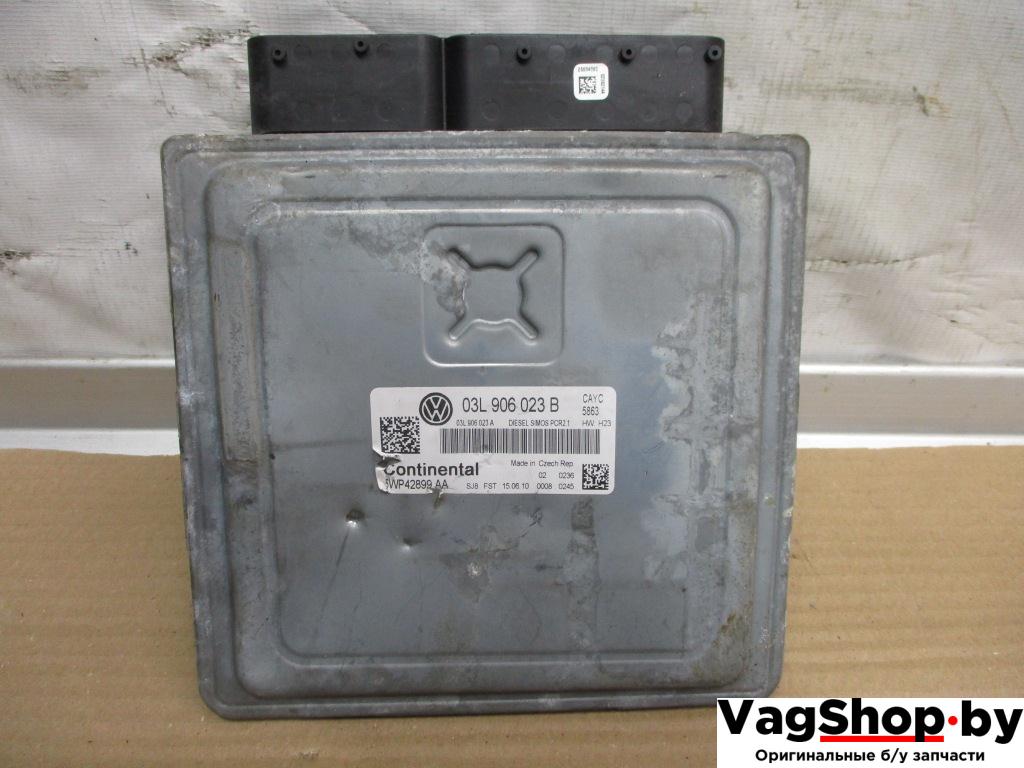 блок управления двигателем Volkswagen Golf 6 поколение 2010, 1.6 л., TDi, CAY, дизель, МКПП, красный, хетчбэк 5 дв., передний привод, 03L906023B - фото №1