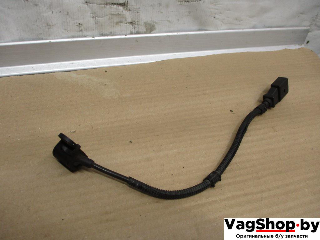 датчик распредвала Volkswagen Golf 6 поколение 2010, 1.6 л., TDi, CAY, дизель, МКПП, красный, хетчбэк 5 дв., передний привод, 03L907601 - фото №1