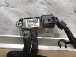 датчик давления (температуры) выхлопных газов Volkswagen Golf 6 поколение 2010, 1.6 л., TDi, CAY, дизель, МКПП, красный, хетчбэк 5 дв., передний привод, 076906051B