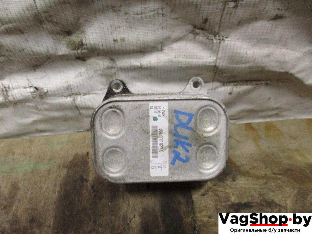 радиатор масляный Volkswagen Golf 6 поколение 2010, 1.6 л., TDi, CAY, дизель, МКПП, красный, хетчбэк 5 дв., передний привод, 03L117021C - фото №1