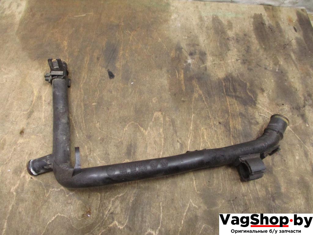 трубка охлаждающей жидкости Volkswagen Golf 6 поколение 2010, 1.6 л., TDi, CAY, дизель, МКПП, красный, хетчбэк 5 дв., передний привод, 03L121065AJ - фото №1