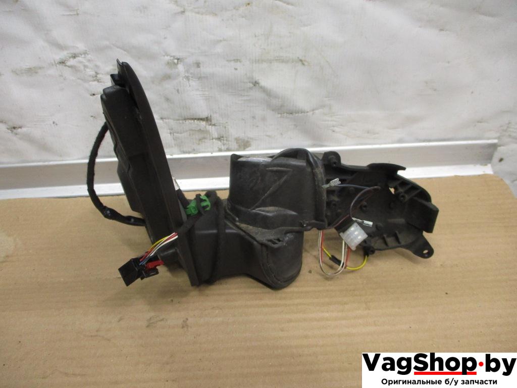 Крепление зеркала наружного правого Volkswagen Golf 6 поколение 2010, 1.6 л., TDi, CAY, дизель, МКПП, красный, хетчбэк 5 дв., передний привод - фото №1