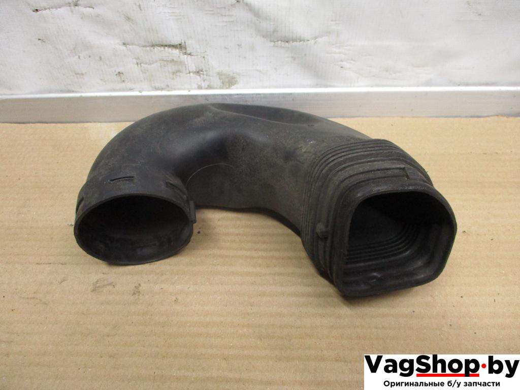 патрубок воздушного фильтра Volkswagen Touran 2 2013, 2.0 л., TDi, CFH, дизель, МКПП, синий, минивэн, передний привод, 3C0129618D - фото №1