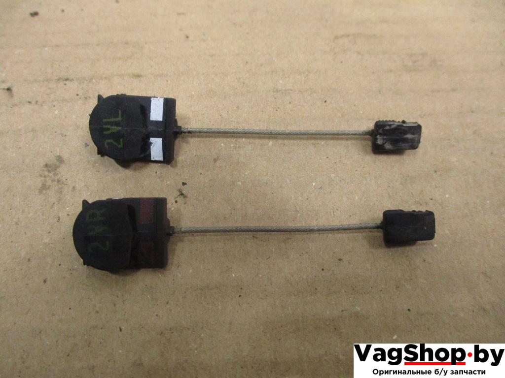 трос двери Volkswagen Touran 2 2013, 2.0 л., TDi, CFH, дизель, МКПП, синий, минивэн, передний привод - фото №1