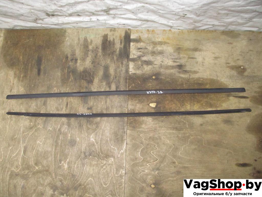 уплотнитель Volkswagen Touran 2 2013, 2.0 л., TDi, CFH, дизель, МКПП, синий, минивэн, передний привод - фото №1