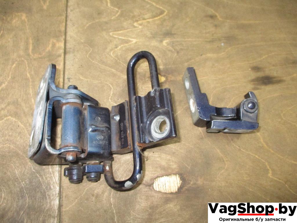 петля двери Volkswagen Touran 2 2013, 2.0 л., TDi, CFH, дизель, МКПП, синий, минивэн, передний привод, 1T0833412C - фото №1