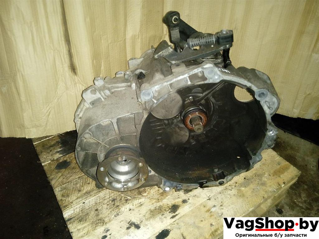 КПП механическая (МКПП) Volkswagen Touran 2 2013, 2.0 л., TDi, CFH, дизель, МКПП, синий, минивэн, передний привод, NGB, MQ350, 02Q300049B - фото №1