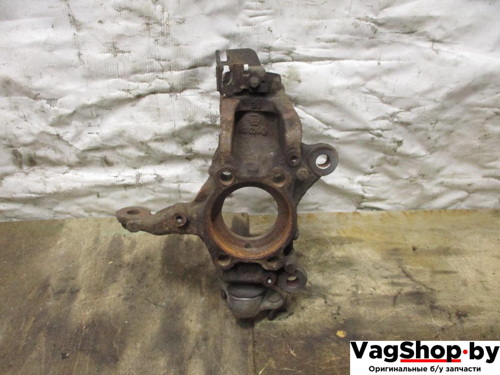 кулак поворотный правый Volkswagen Touran 2 2013, 2.0 л., TDi, CFH, дизель, МКПП, синий, минивэн, передний привод - фото №1