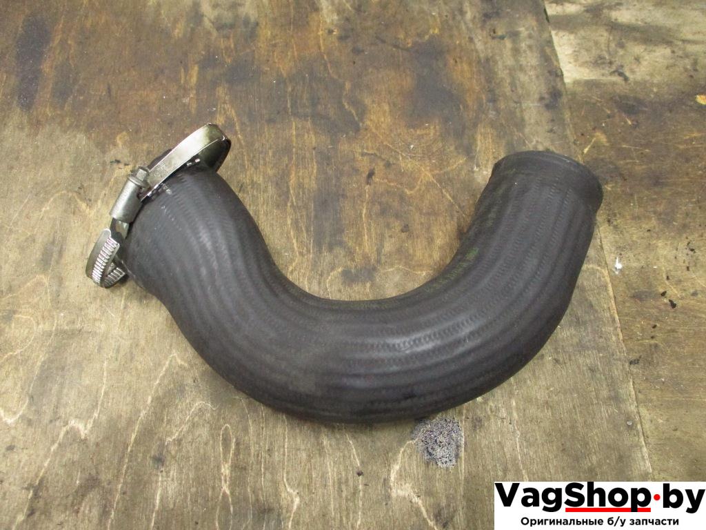 патрубок интеркулера Volkswagen Touran 2 2013, 2.0 л., TDi, CFH, дизель, МКПП, синий, минивэн, передний привод - фото №1