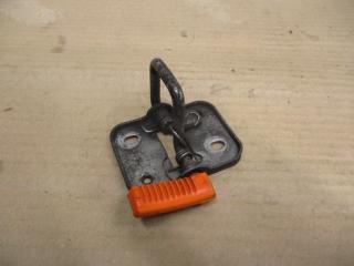 замок капота Volkswagen Touran 2 2013, 2.0 л., TDi, CFH, дизель, МКПП, синий, минивэн, передний привод, 1K8823186D