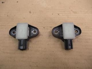 датчик удара Volkswagen Passat B6 2009, 2.0 л., TDi, CBD, дизель, МКПП, серебро, седан, передний привод, 5N0959354