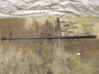 амортизатор капота Volkswagen Passat B6 2009, 2.0 л., TDi, CBD, дизель, МКПП, серебро, седан, передний привод, 3C0823359A