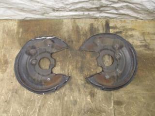 защитный кожух тормозного механизма Volkswagen Passat B6 2009, 2.0 л., TDi, CBD, дизель, МКПП, серебро, седан, передний привод, 5N0615611C, 5N0615612C