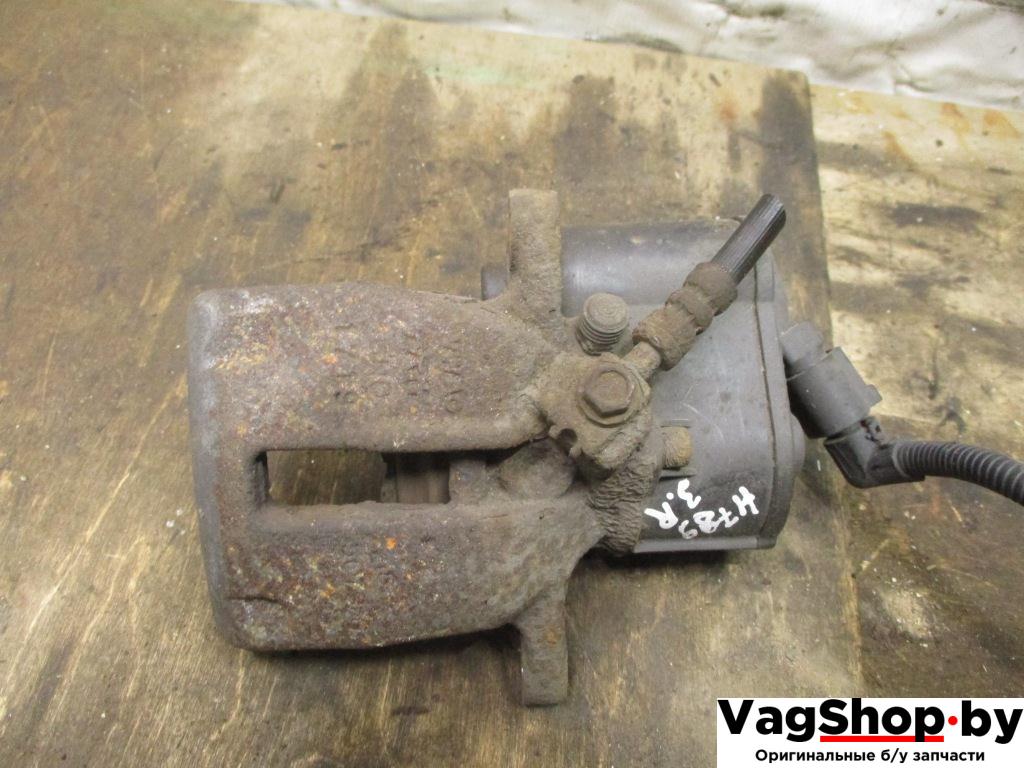 суппорт задний правый Volkswagen Passat B6 2009, 2.0 л., TDi, CBD, дизель, МКПП, серебро, седан, передний привод - фото №1