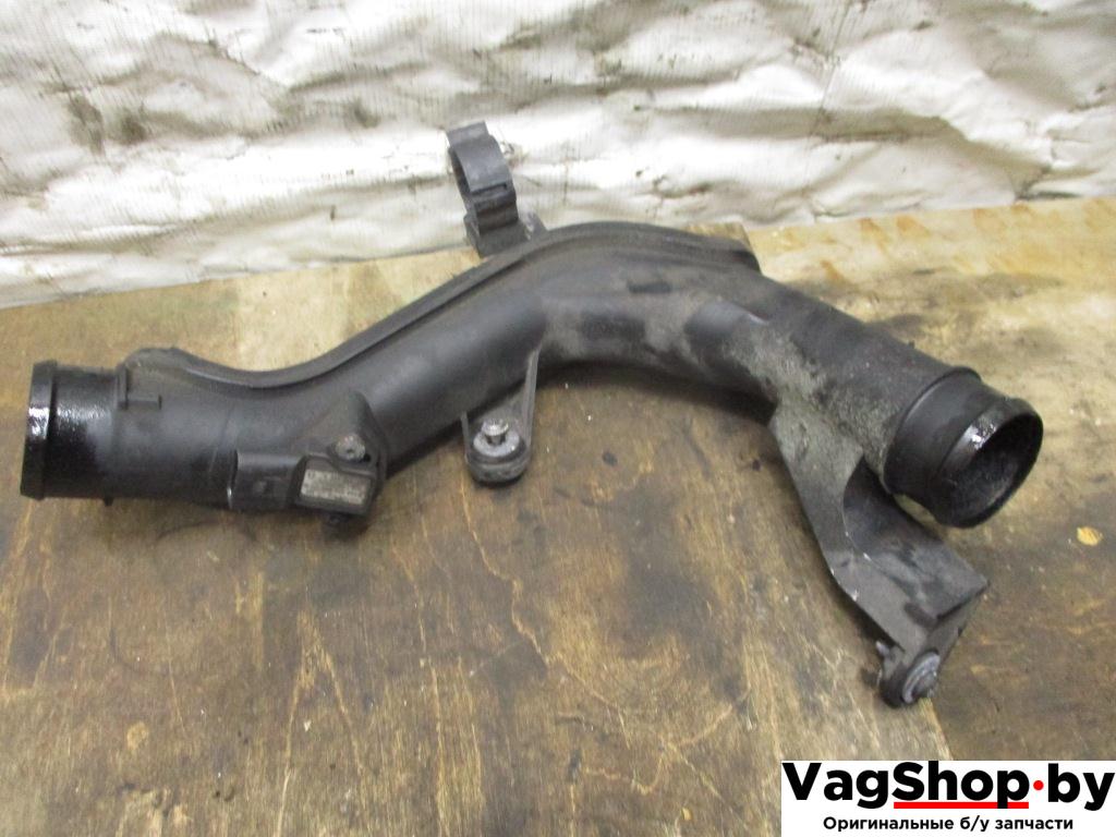 патрубок интеркулера Volkswagen Passat B6 2009, 2.0 л., TDi, CBD, дизель, МКПП, серебро, седан, передний привод, 5N0145770A - фото №1