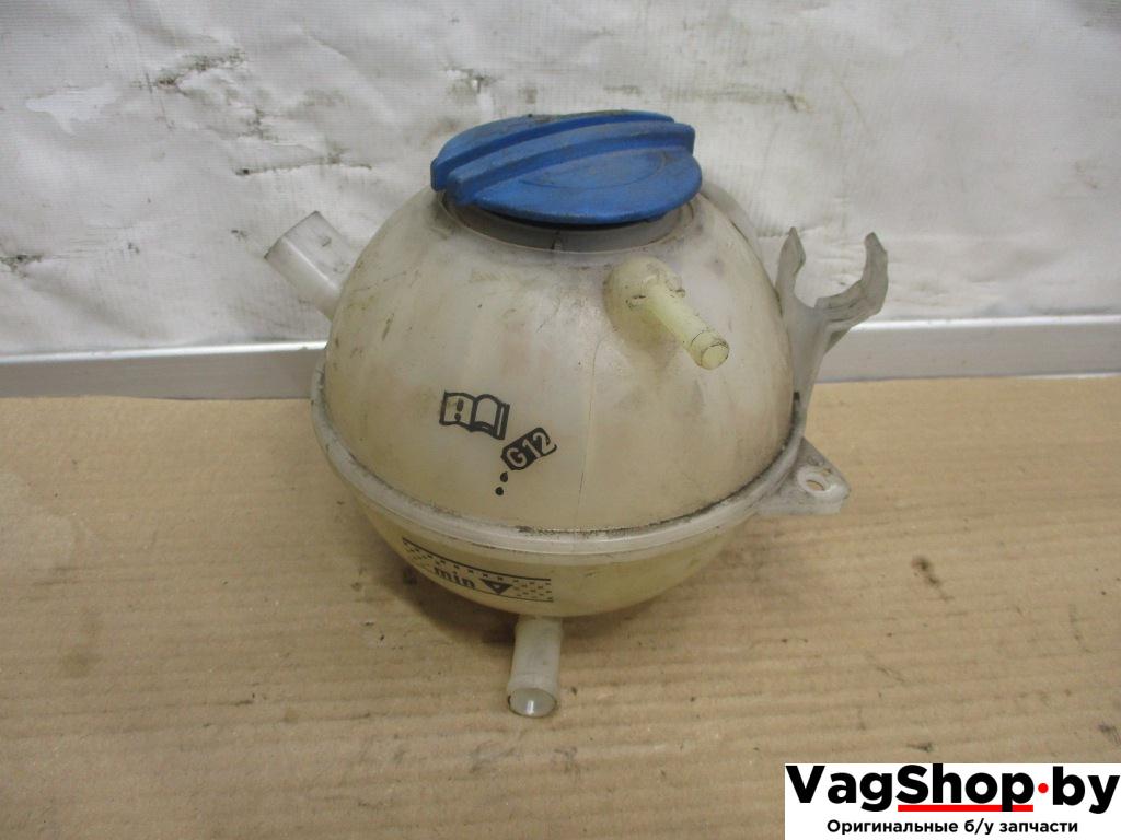 бачок расширительный Volkswagen Passat B6 2009, 2.0 л., TDi, CBD, дизель, МКПП, серебро, седан, передний привод, 1K0121407A - фото №1