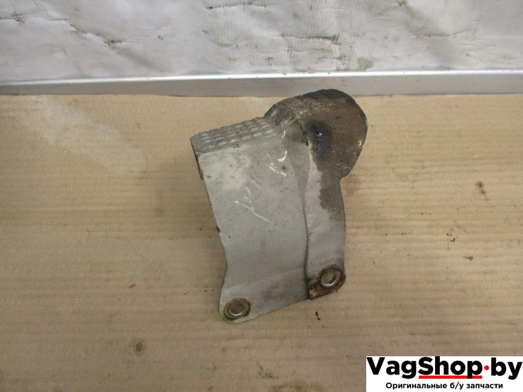 пыльник Volkswagen Passat B6 2009, 2.0 л., TDi, CBD, дизель, МКПП, серебро, седан, передний привод, 1J0407721G - фото №1