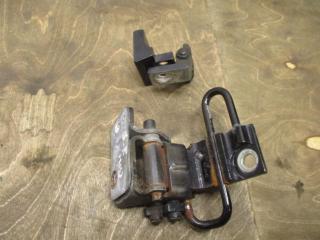 петля двери Volkswagen Touareg 1 поколение [рестайлинг] 2008, 3.0 л., TDi, BKS, дизель, АКПП, черный, внедорожник 5 дв., полный привод, 7L0833402B, 7L0833412A