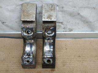 крепление стабилизатора / втулки стабилизатора Volkswagen Touareg 1 поколение [рестайлинг] 2008, 3.0 л., TDi, BKS, дизель, АКПП, черный, внедорожник 5 дв., полный привод, 7L0411063B