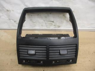 дефлектор обдува салона Volkswagen Touareg 1 поколение [рестайлинг] 2008, 3.0 л., TDi, BKS, дизель, АКПП, серый, внедорожник 5 дв., полный привод, 7L6819727AJ