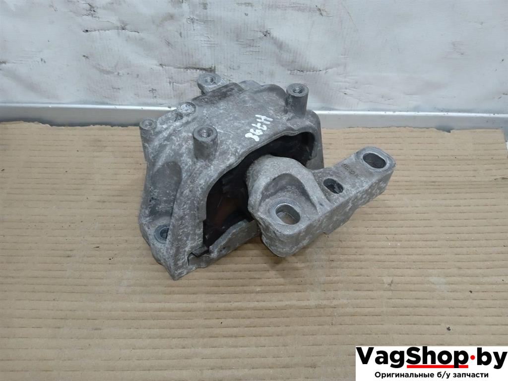 подушка крепления двигателя Volkswagen Golf 6 поколение 2011, 2.0 л., TDi, CFF, дизель, МКПП, серебро, хетчбэк 5 дв., передний привод, 1K0199262CB - фото №1