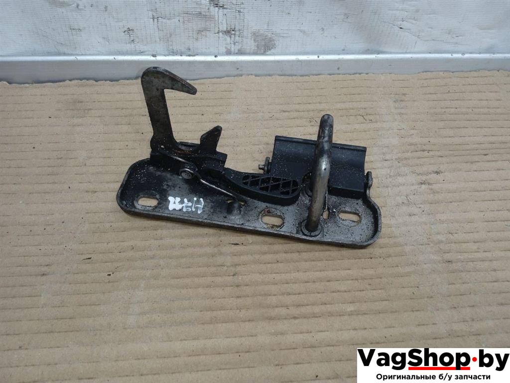 захватный крюк капота Volkswagen Golf 6 поколение 2011, 2.0 л., TDi, CFF, дизель, МКПП, серебро, хетчбэк 5 дв., передний привод, 1Q0823480 - фото №1