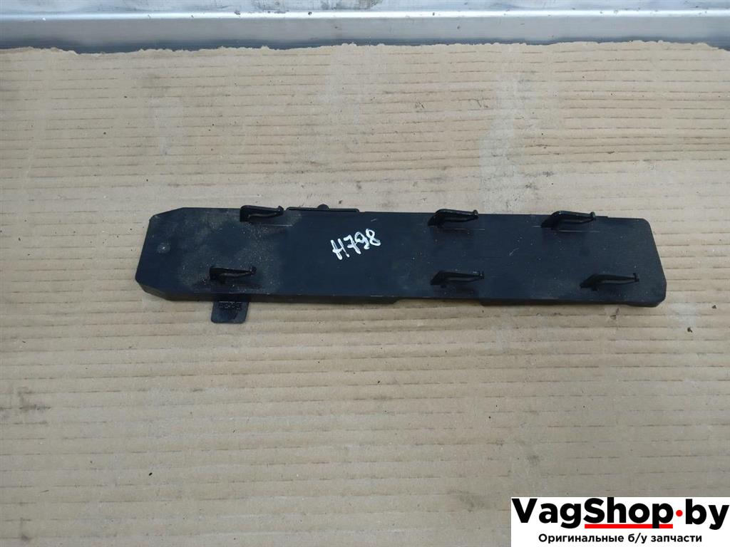 корпус салонного фильтра Volkswagen Golf 6 поколение 2011, 2.0 л., TDi, CFF, дизель, МКПП, серебро, хетчбэк 5 дв., передний привод, 1K0819422B - фото №1